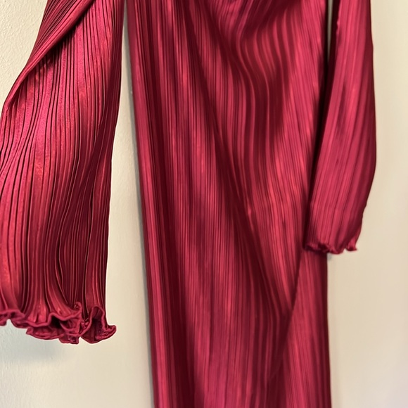 L'IDEE Gatsby Cold-Shoulder Midi Dress - Picture 9 of 10